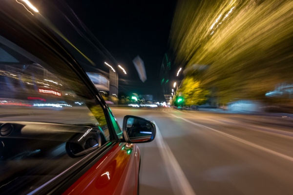 Violence routière : création d’un délit d’excès de vitesse